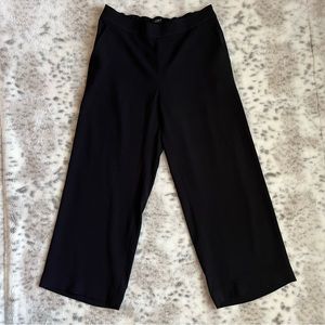 Loft wide leg cropped trouser pant. Black, size small